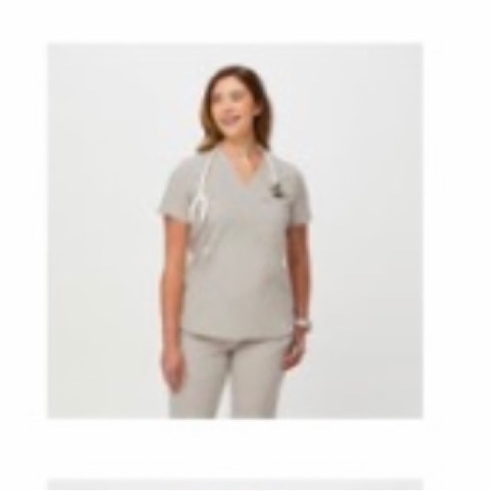 Figs Women’s Bone Catarina One Pocket Scrub Top- New, NEVER WORN
